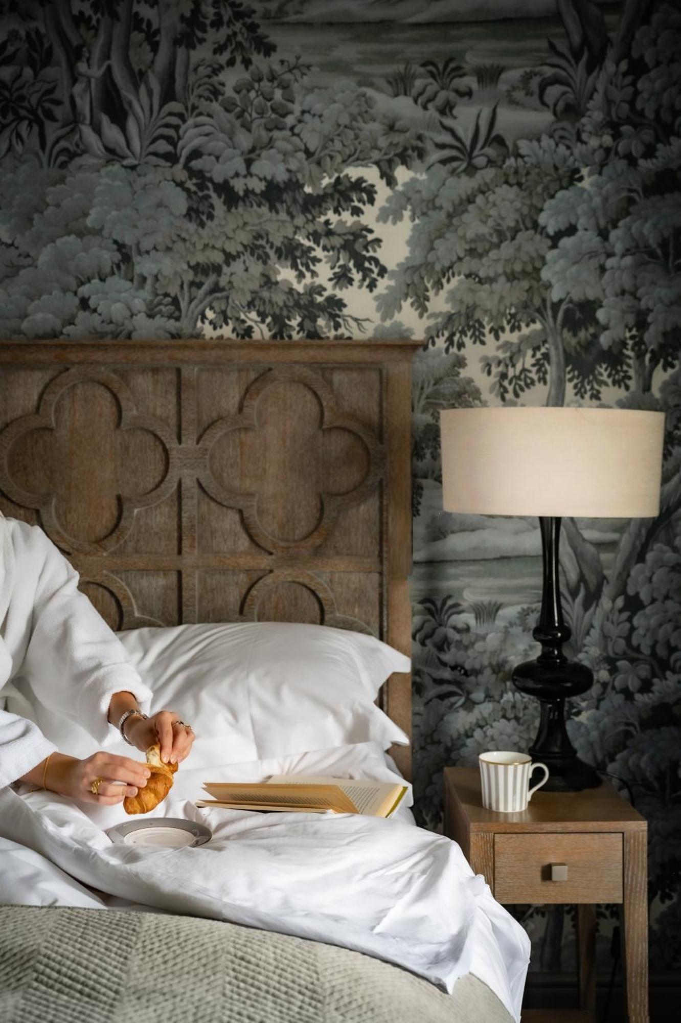 The Bloomsbury Hotel London Exterior photo A bed with a lamp