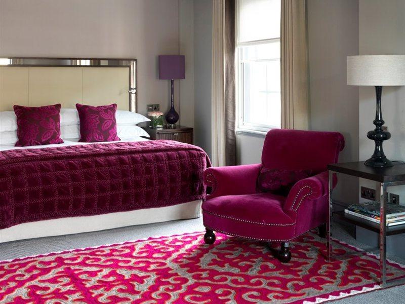 The Bloomsbury Hotel London Exterior photo A bedroom at the hotel