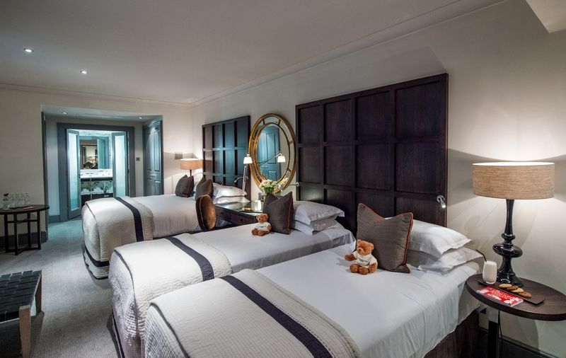 The Bloomsbury Hotel London Exterior photo A room at the Mandarin Oriental London