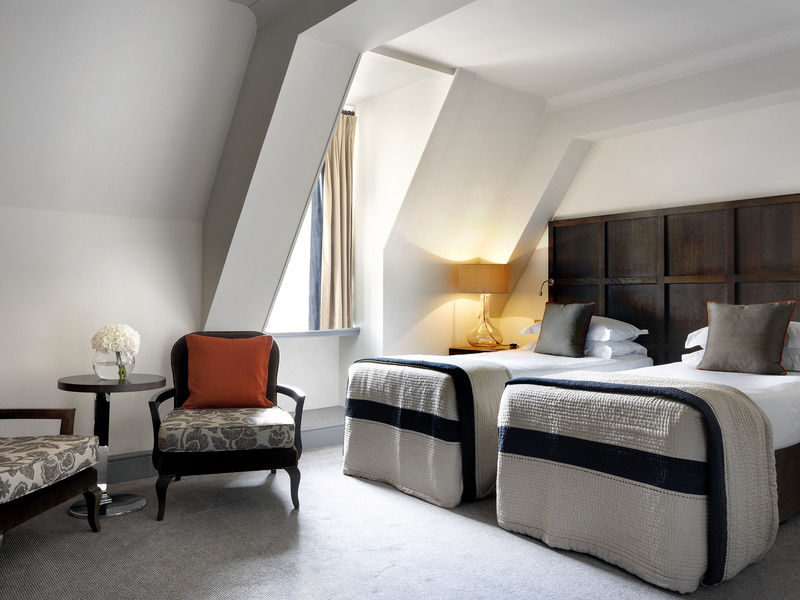 The Bloomsbury Hotel London Exterior photo A room at the hotel