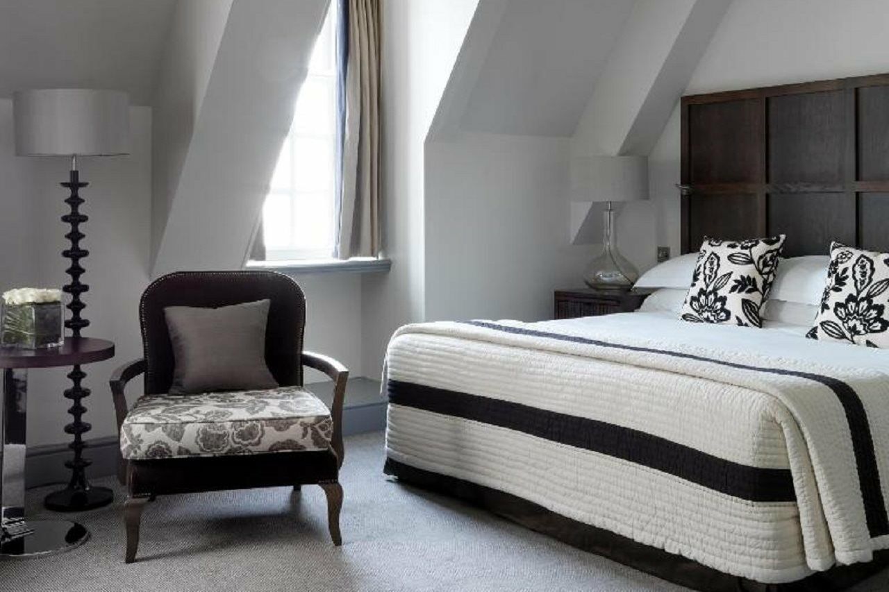 The Bloomsbury Hotel London Exterior photo A bedroom at the hotel